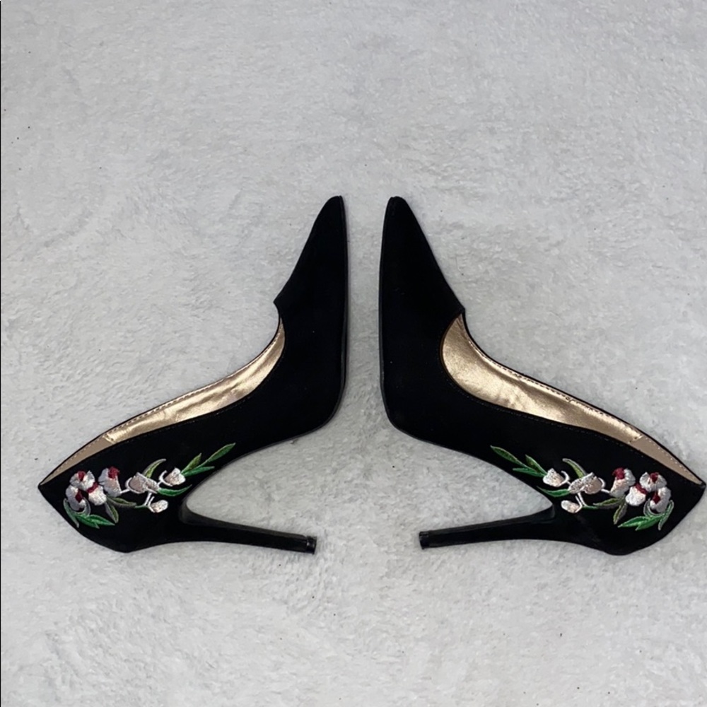 Pumps - Picture 3 of 3